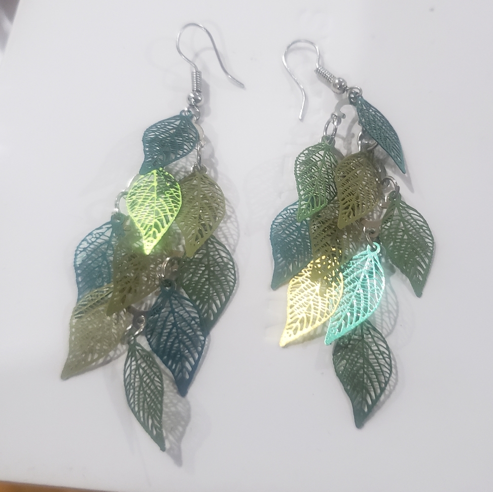 Earings - Picture 5 of 7